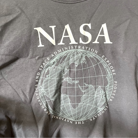 Urban Outfitters Charcoal Grey NASA Astronaut Space Trendy Cropped Sweatshirt - Picture 2 of 5